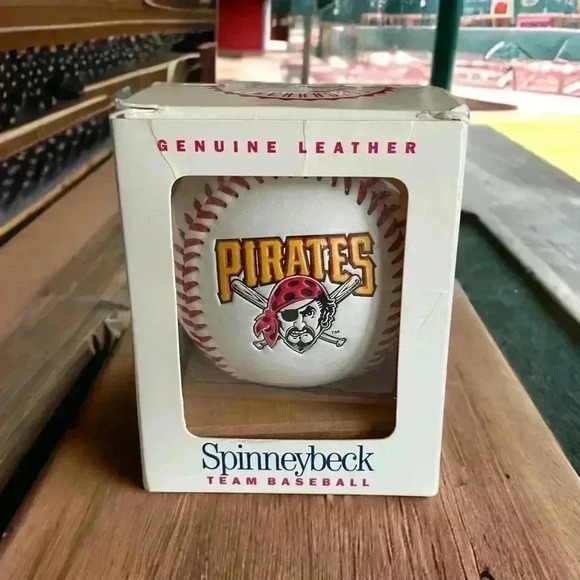 Pittsburgh Pirates Vintage 1990’s Spinneybeck baseball.  Box has damage - Picture 1 of 6